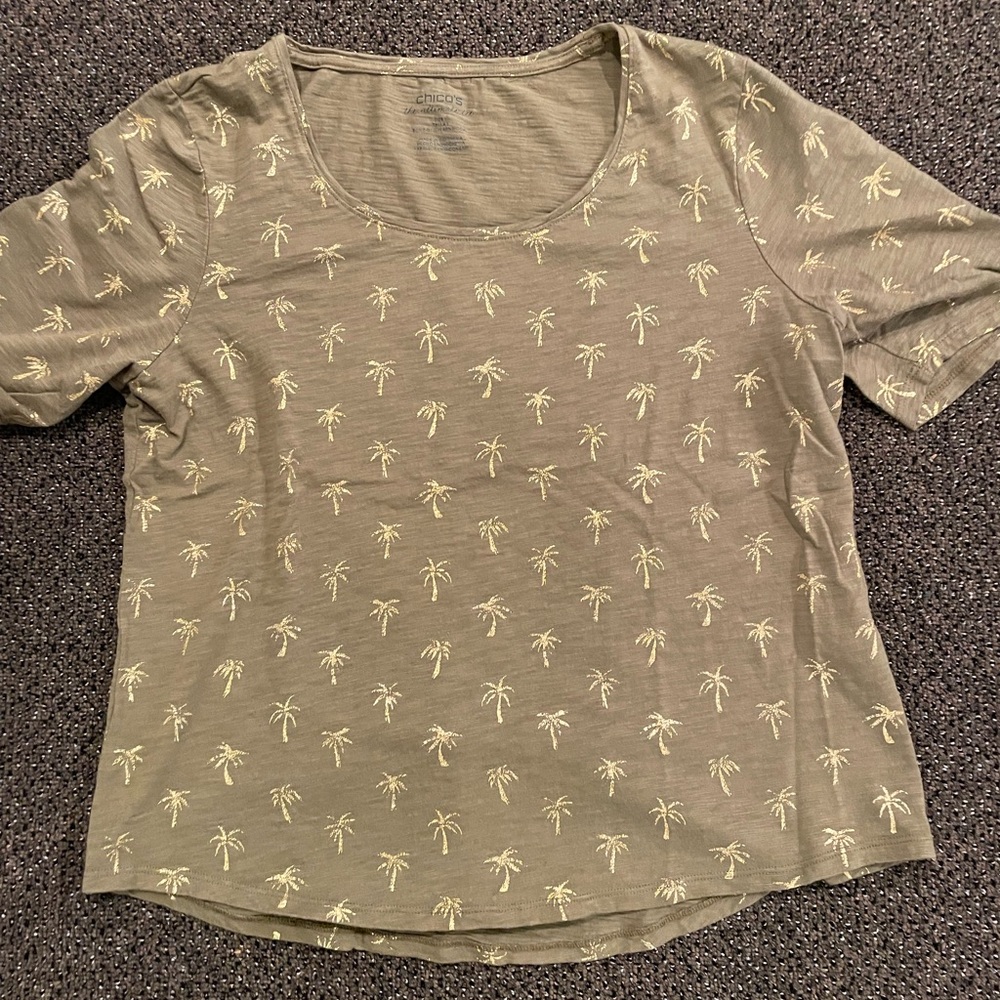 Chico’s Ultimate Tee T-Shirt, Size 1, Olive Green with Gold Palm Trees
